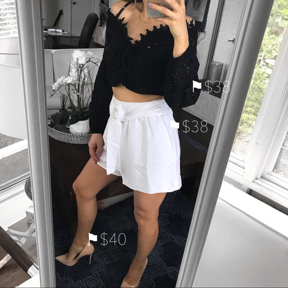 🆕 BLACK PERFORATED LONG SLEEVE TIE FRONT CROP TOP - Picture 13 of 13